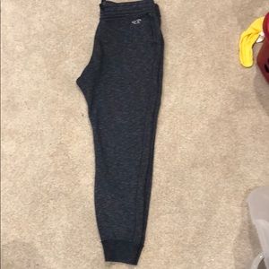Hollister joggers